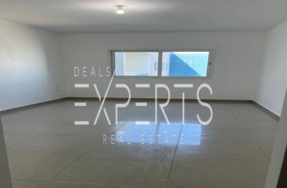 Apartment - 1 Bedroom - 2 Bathrooms for rent in Tower 27 - Al Reef Downtown - Al Reef - Abu Dhabi