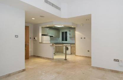 Apartment - 1 Bedroom - 2 Bathrooms for rent in Al Meraikhi Tower - Sheikh Zayed Road - Dubai