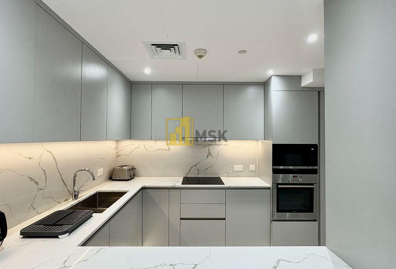Fully Upgraded 2BR + Study | Burj Khalifa View photo 8