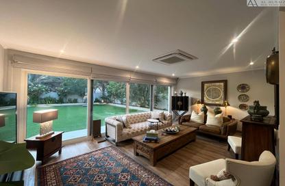 Villa - 5 - 6 for rent in District 2 - Jumeirah Park - Dubai