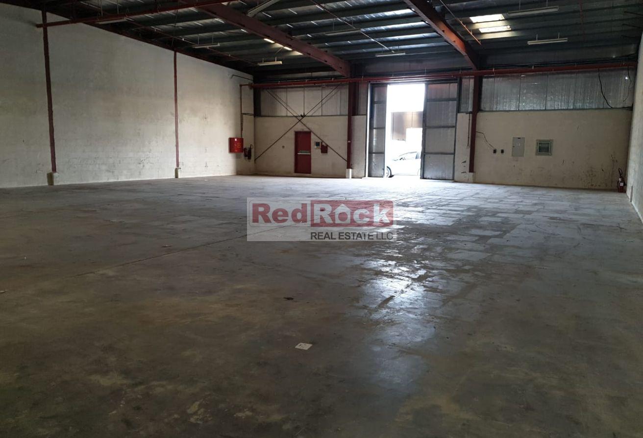 Prime Location Pillar Free Warehouse in Al Quoz 3