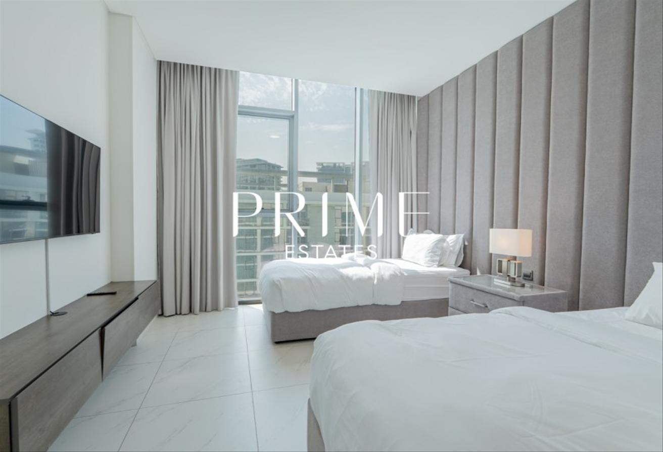 Luxury Furnishing 3BR | Corner Unit | Lagoon Views photo 13