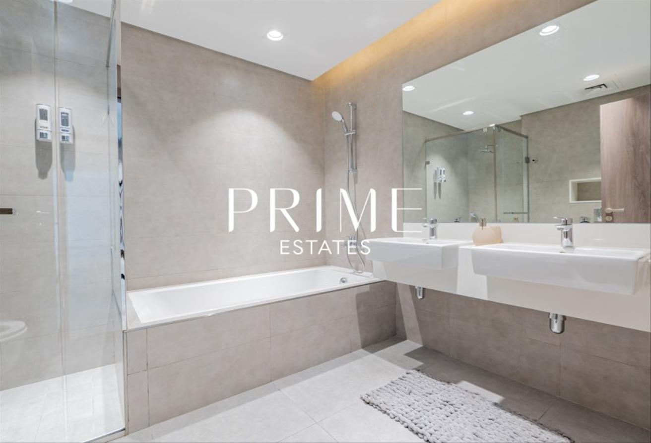 Luxury Furnishing 3BR | Corner Unit | Lagoon Views photo 9