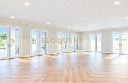 Villa - 4 - 5 for rent in Sur La Mer 1 - Sur La Mer - Jumeirah 1 - Jumeirah - Dubai