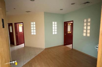 Office Space - Studio - 4 for rent in Crystal Plaza - Al Majaz 1 - Al Majaz - Sharjah