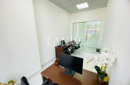 Office Space - Studio - 1 Bathroom for rent in Red Avenue - Al Garhoud - Dubai