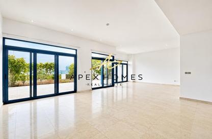 Villa - 5 Bedrooms - 6 Bathrooms for rent in Palma Residences - Palm Jumeirah - Dubai