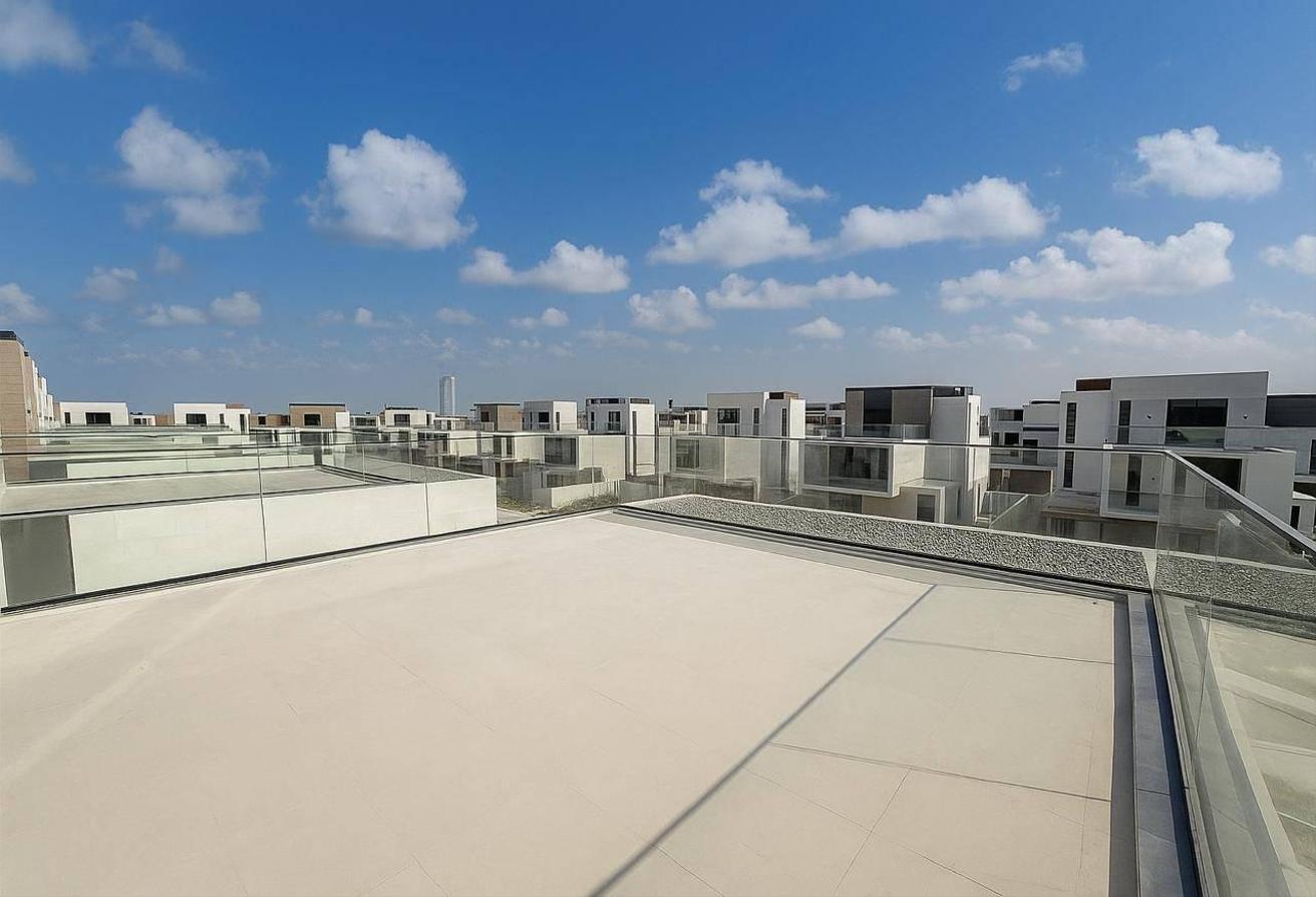 Ready To Move In | Unfurnished | Negotiable photo 4