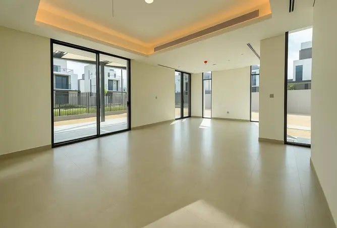 94013583 - Property Image 3