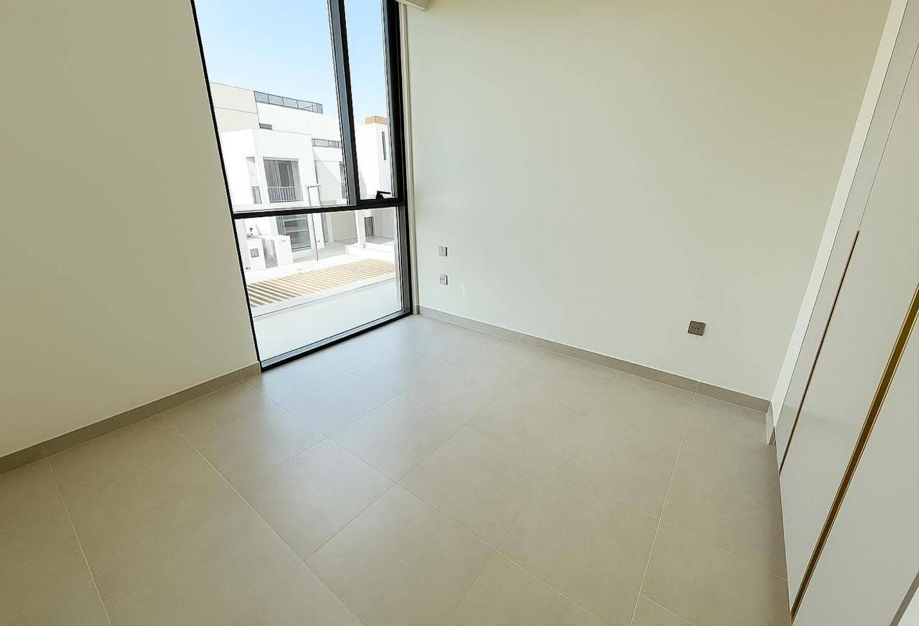 Ready To Move In | Unfurnished | Negotiable photo 13