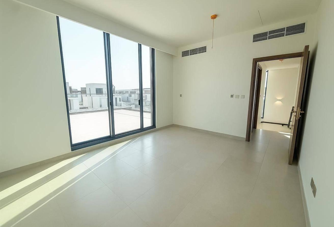Ready To Move In | Unfurnished | Negotiable photo 10