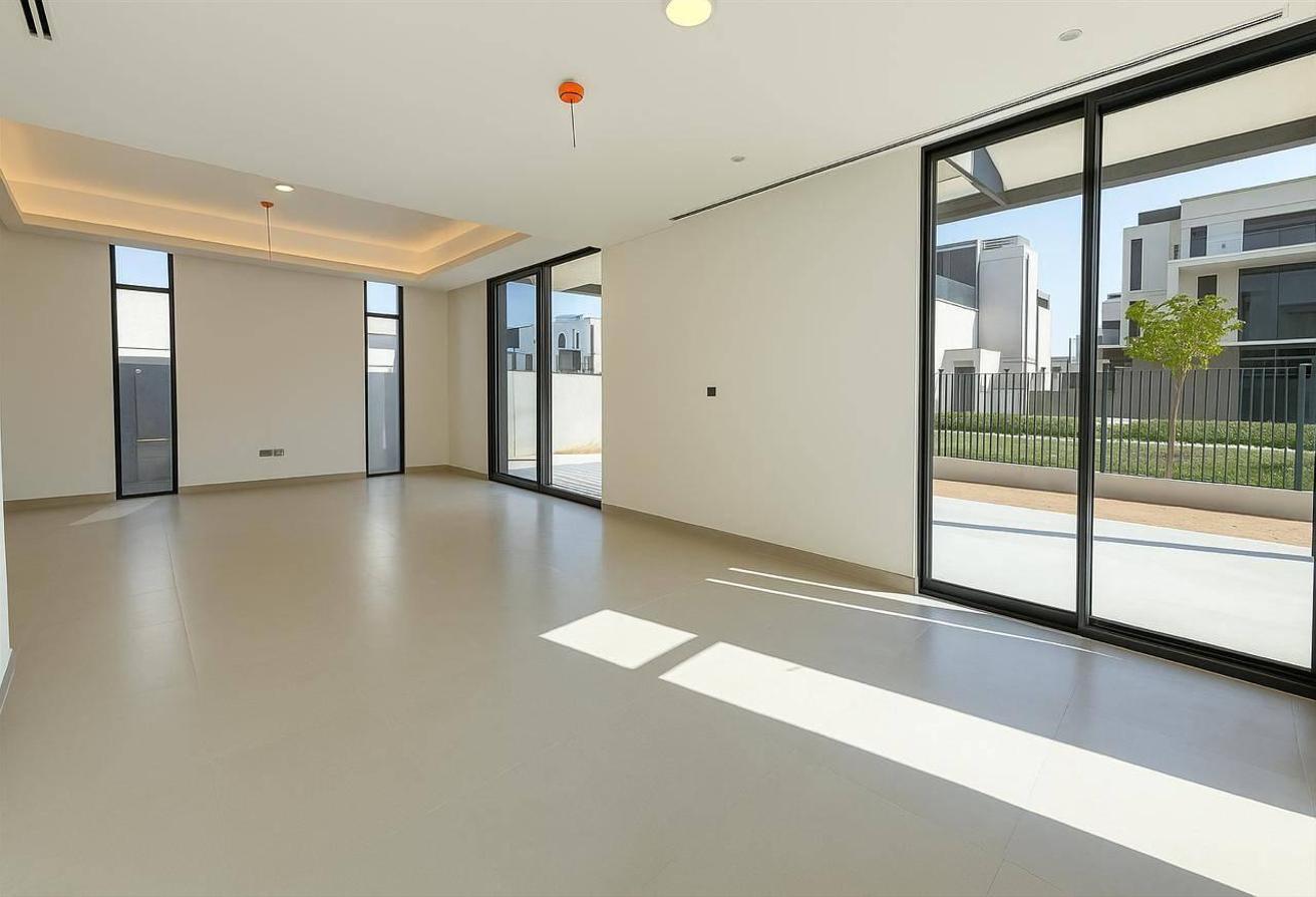 Ready To Move In | Unfurnished | Negotiable photo 3