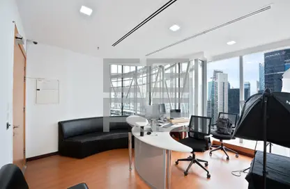مكتب - استوديو - 2 حمامات للايجار في القلعة - الخليج التجاري - دبي