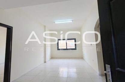 Apartment - 1 Bedroom - 2 Bathrooms for rent in Sultan Lootah Building - Al Muraqqabat - Deira - Dubai