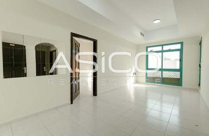 Apartment - 1 Bedroom - 2 Bathrooms for rent in Sultan Lootah Building - Al Muraqqabat - Deira - Dubai