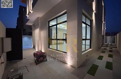 Villa - 5 Bedrooms - 7 Bathrooms for sale in Al Yasmeen 1 - Al Yasmeen - Ajman