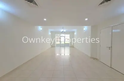 Apartment - 3 Bedrooms - 4 Bathrooms for rent in Diplomat Building - Umm Hurair 1 - Umm Hurair - Dubai