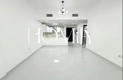 Apartment - 1 Bedroom - 2 Bathrooms for rent in Leerbach Palace Tower - Arjan - Dubai