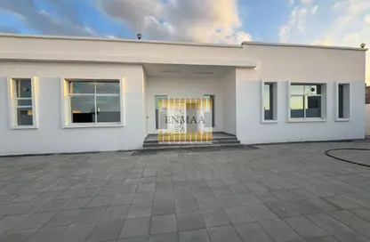 Villa - 4 Bedrooms - 6 Bathrooms for rent in Seih Al Burairat - Ras Al Khaimah