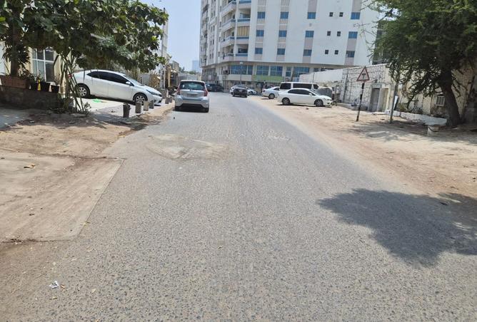 البيع في الراشدية 3: فرصة استثمارية بعجمان: بيت سكني تجاري بدخل 45 ألف ...