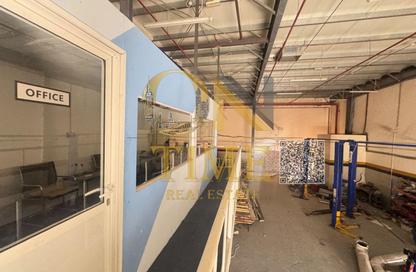 Warehouse - Studio - 2 for rent in Industrial Building 13 - Industrial Area 13 - Sharjah Industrial Area - Sharjah