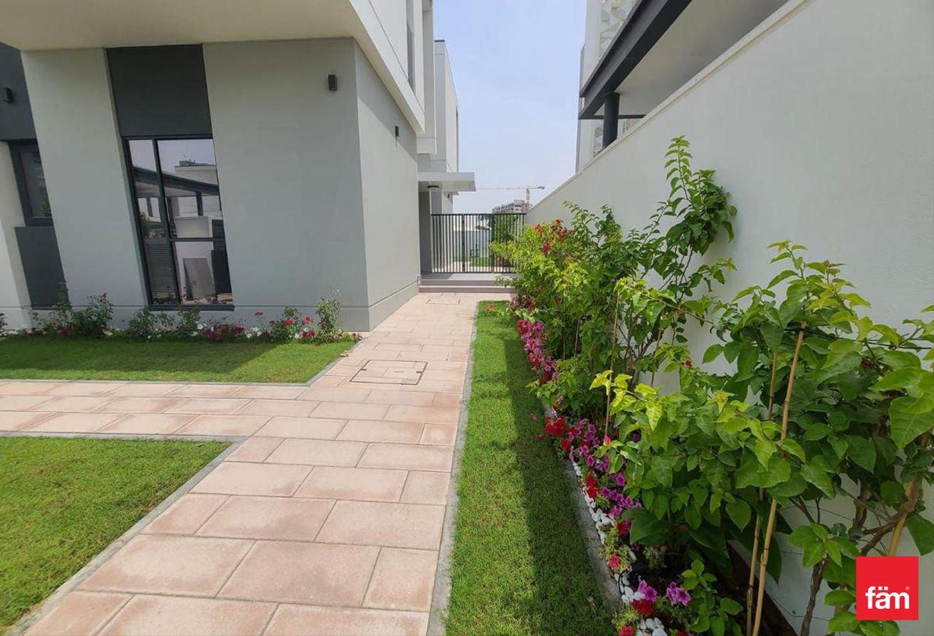 Private Pool | Two Months Free | Single Row photo 12
