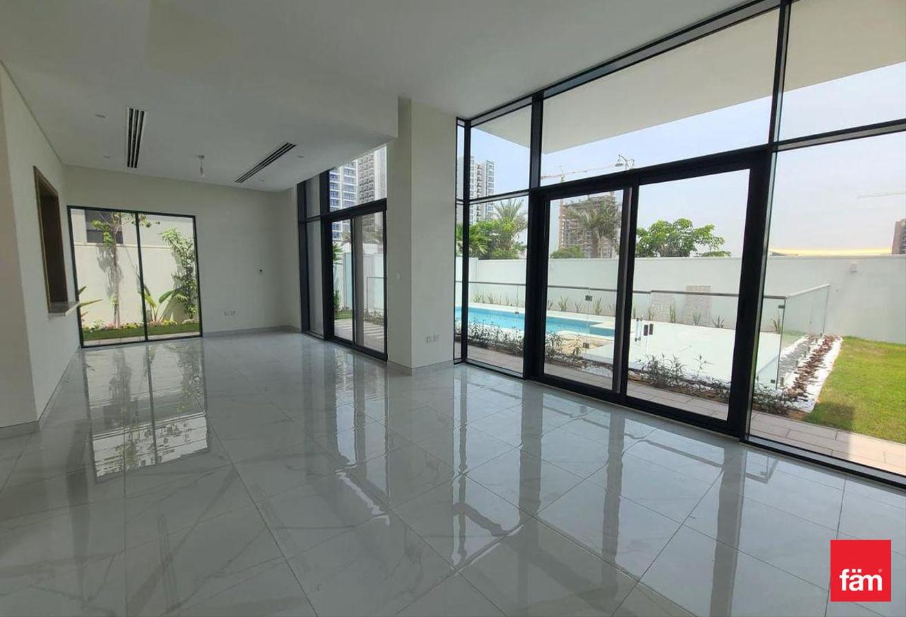 Private Pool | Two Months Free | Single Row photo 2