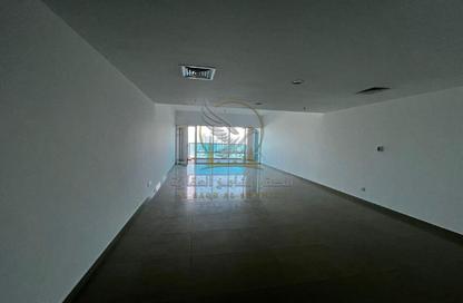 Apartment - 3 - 4 for rent in Al Khan Corniche - Al Khan - Sharjah