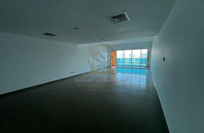 Apartment - 3 - 4 for rent in Al Khan Corniche - Al Khan - Sharjah