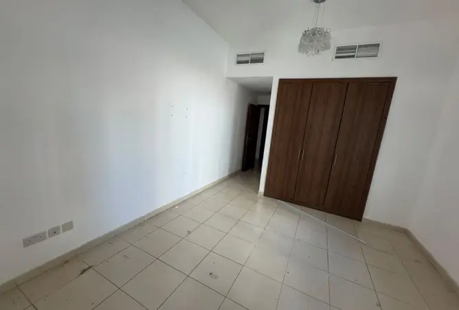 162812155 - Property Image 3