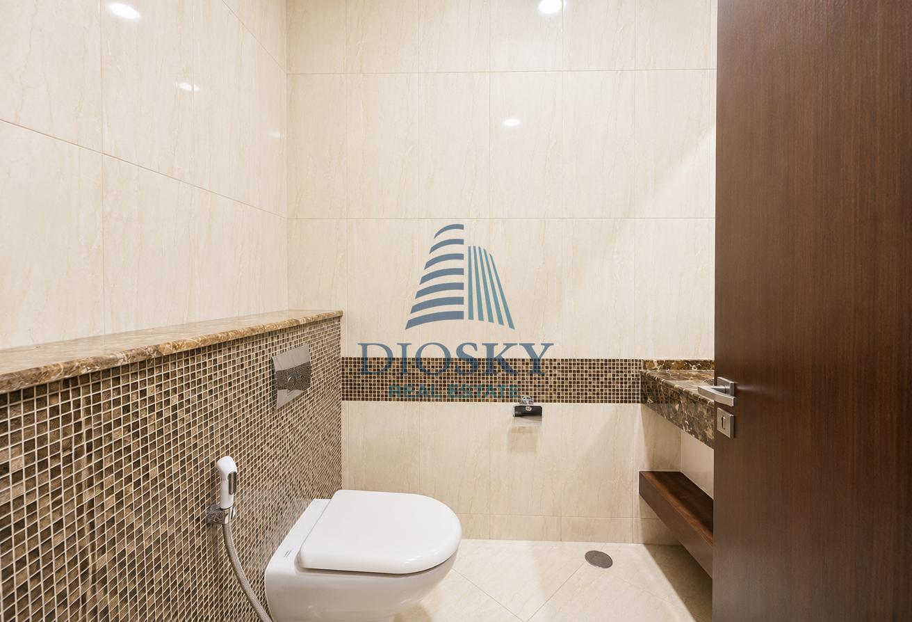 Private Access | Big Balcony | Spacious photo 8