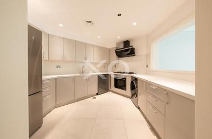 Apartment - 2 Bedrooms - 2 Bathrooms for rent in Abu Keibal - Shoreline Apartments - Palm Jumeirah - Dubai