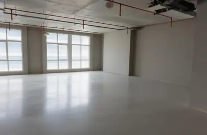 Office Space - Studio - 1 Bathroom for rent in Grosvenor Office Tower - Business Bay - Dubai