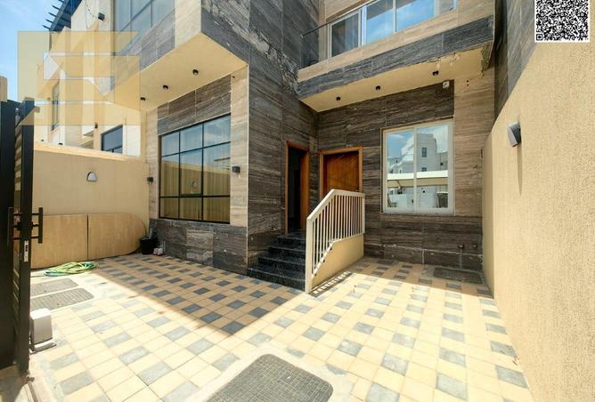 98238979 - Property Image 3
