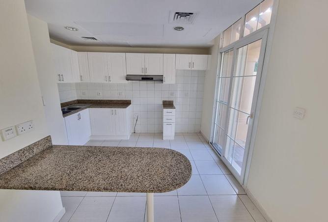 81953156 - Property Image 3