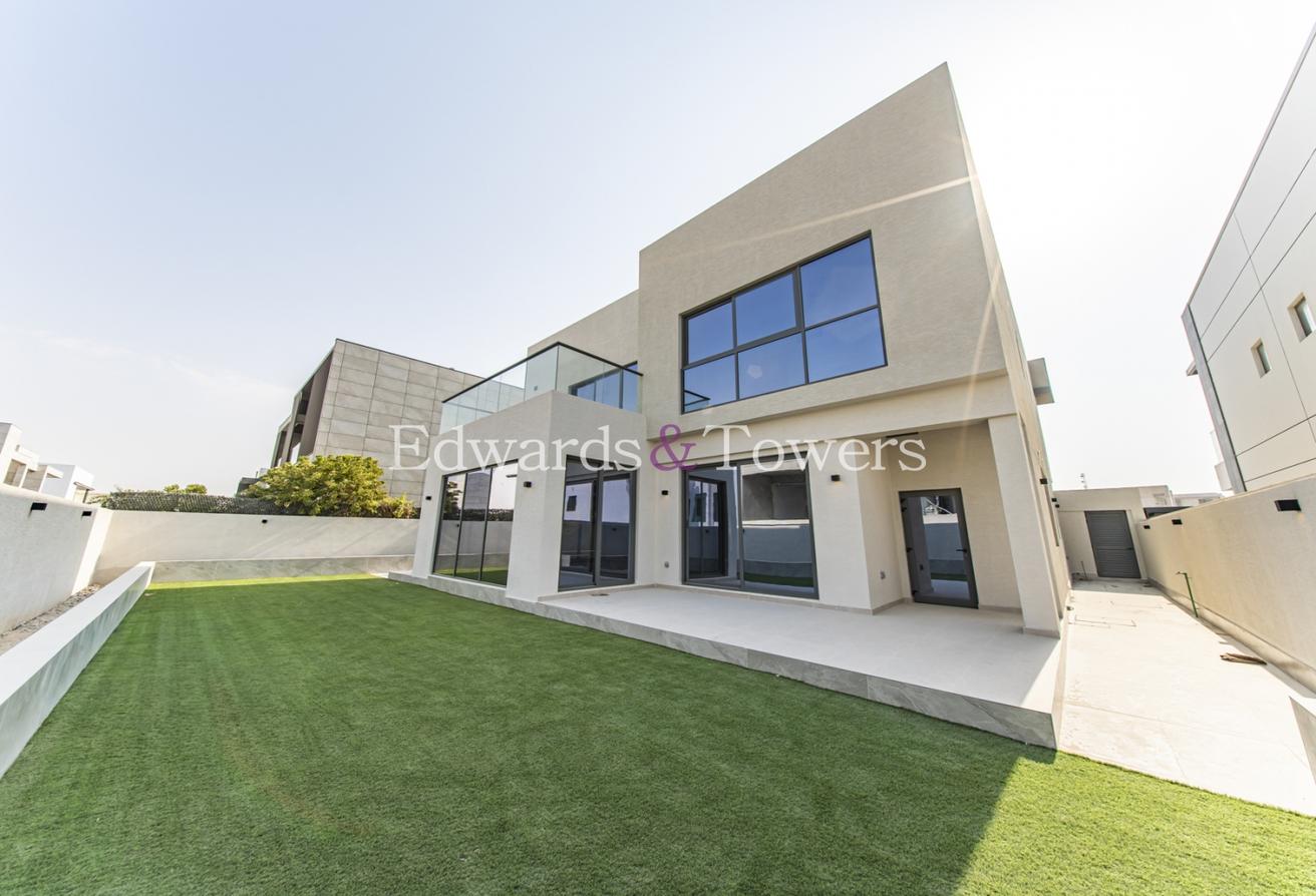 Brand new | Custom Villa | Large Living space photo 29