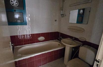 Apartment - 3 - 4 for rent in Thuraya Al Majaz Building - Al Majaz 3 - Al Majaz - Sharjah