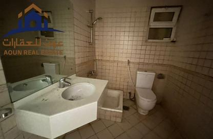 Apartment - Studio - 1 Bathroom for rent in Al Qulaya'ah - Al Sharq - Sharjah