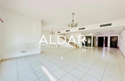 Villa - 4 Bedrooms - 5 Bathrooms for rent in Circle Villas - Jumeirah Village Circle - Dubai