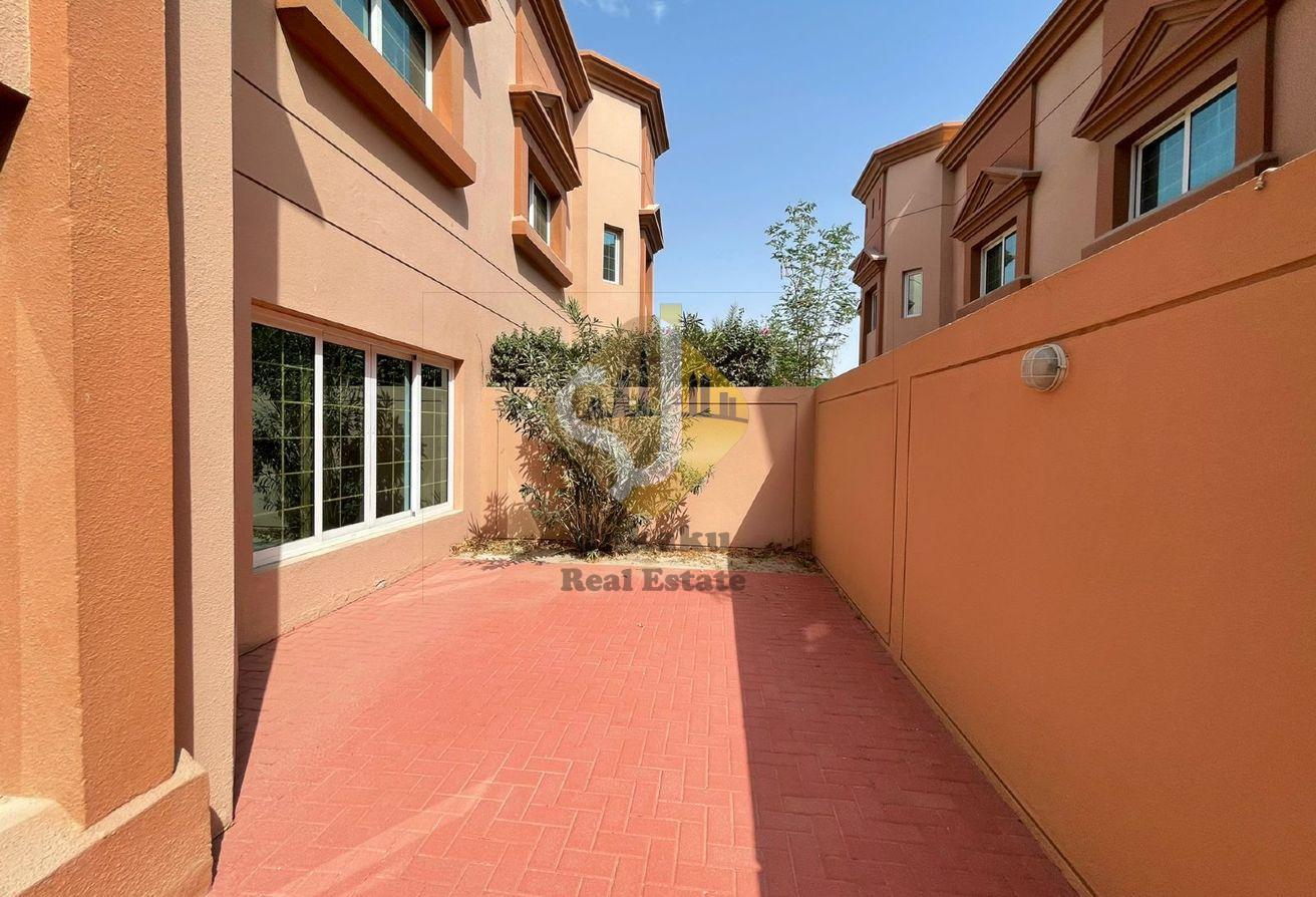 Premium 4BR Villa | Family-Friendly Community photo 12