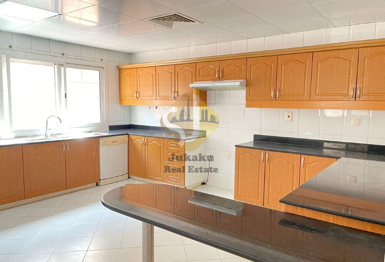 Premium 4BR Villa | Family-Friendly Community photo 16
