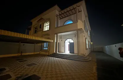 Villa - 5 Bedrooms - 7 Bathrooms for rent in Al Suyoh 7 - Al Suyoh - Sharjah