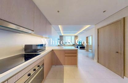 Apartment - 1 - 2 for rent in The Palm Tower - Palm Jumeirah - Dubai