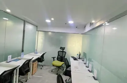 مكتب - غرفة نوم - 2 حمامات للايجار في مكاتب برج الساعه - المصلى - الغرب - الشارقة