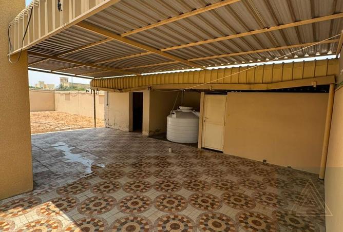 128362389 - Property Image 3