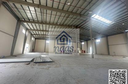 Warehouse - Studio - 2 Bathrooms for rent in Umm Al Thuoob - Umm Al Quwain