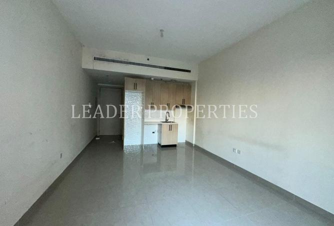 Elegant Studio | Stunning Pool View | Hot Deal photo 2