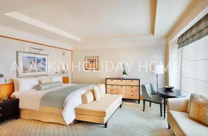 Hotel  and  Hotel Apartment - 3 Bedrooms - 4 Bathrooms for rent in Ritz Carlton - DIFC - Dubai