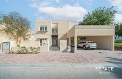 Villa - 5 Bedrooms - 5 Bathrooms for rent in Meadows 9 - Meadows - Dubai