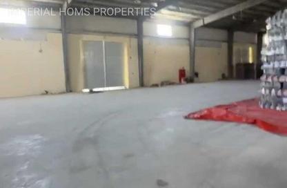 Warehouse - Studio - 5 Bathrooms for rent in Umm Al Thuoob - Umm Al Quwain